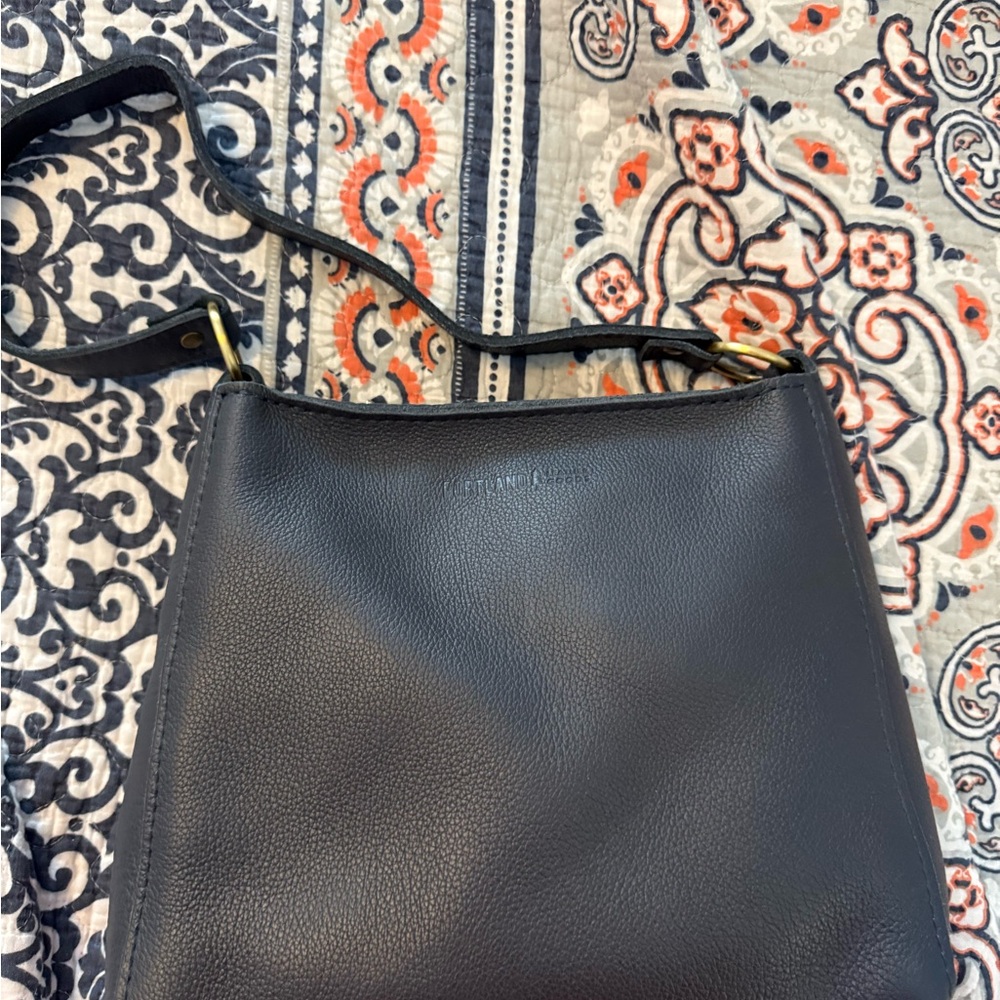 Portland Leather Triangle in Night Owl